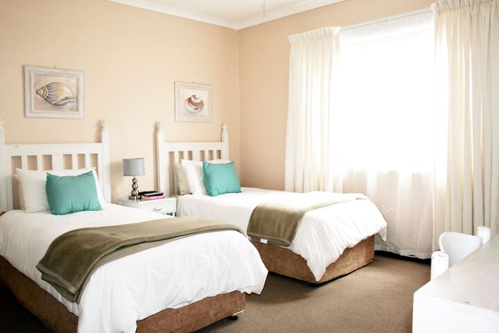 Room 10 of 80
