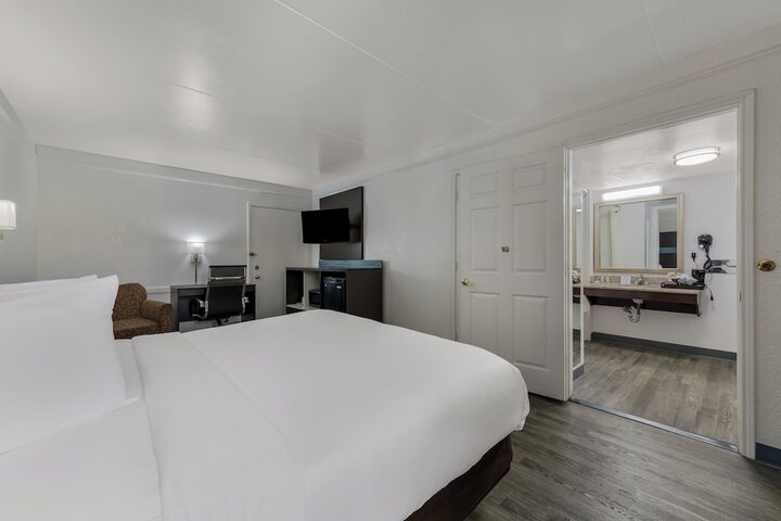 Room 30 of 49