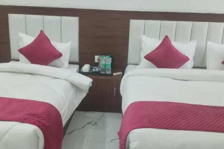 Room 16 of 44
