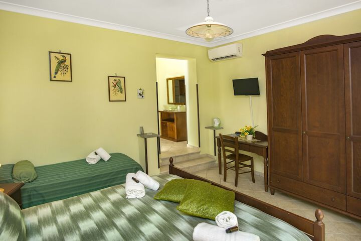 Room 19 of 52