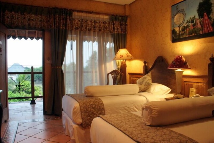 Room 4 of 19