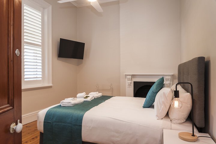 Room 15 of 19