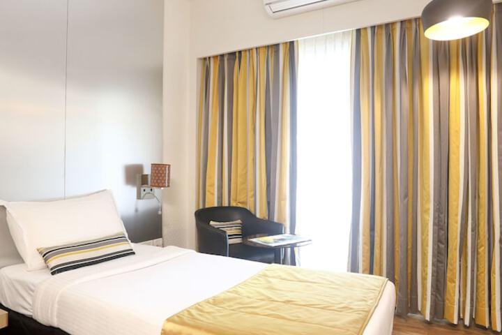 Room 8 of 14