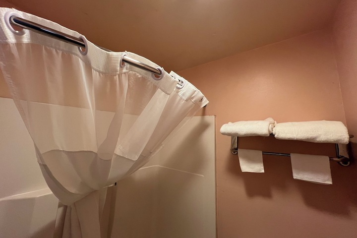 Room 30 of 41