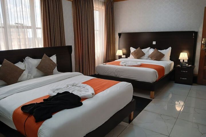 Room 5 of 63