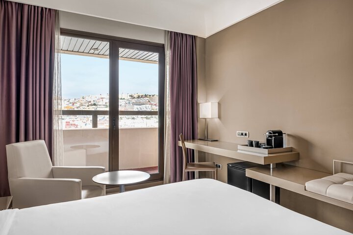 Room 11 of 60