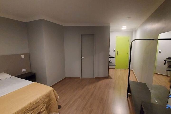 Room 12 of 130