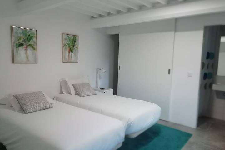 Room 4 of 44