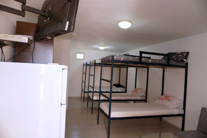 Room 27 of 70