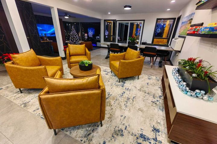 Entrance & Lobby