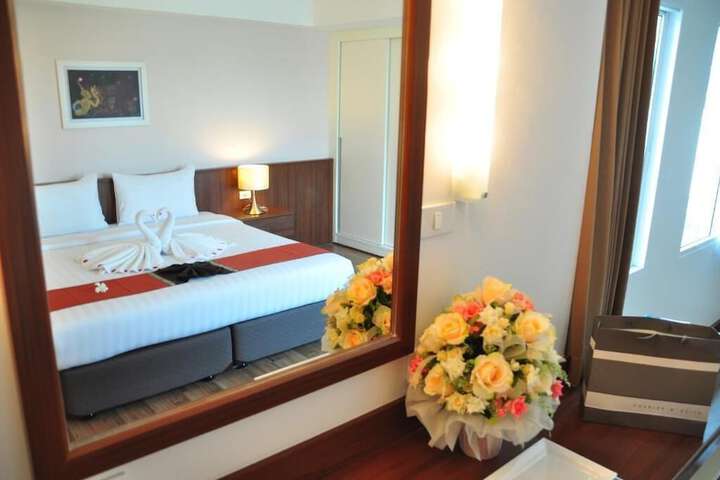 Room 8 of 28