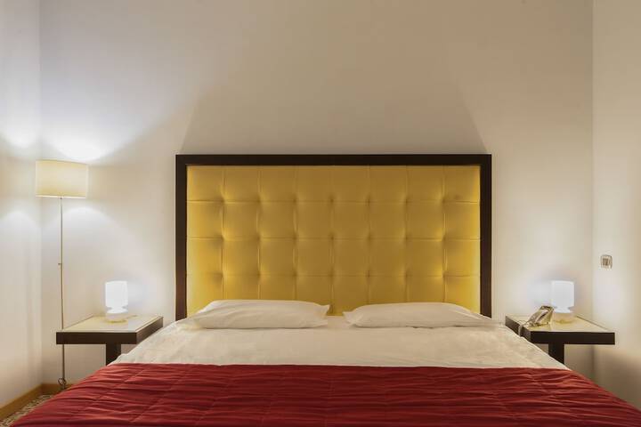 Room 4 of 31