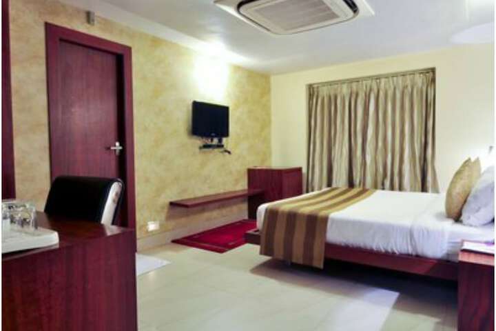 Room 12 of 31