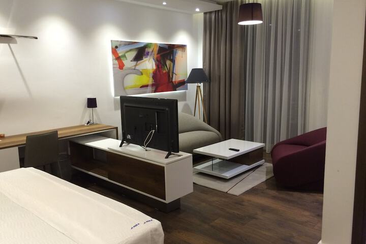 Room 38 of 140
