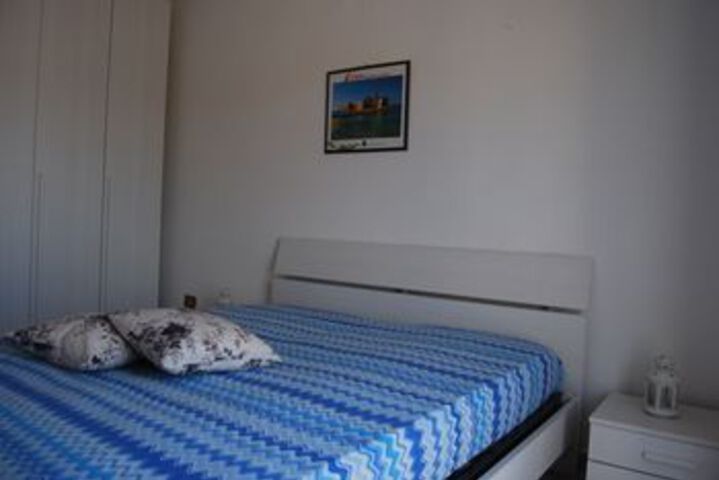 Room 12 of 18