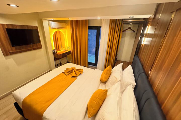 Room 9 of 54