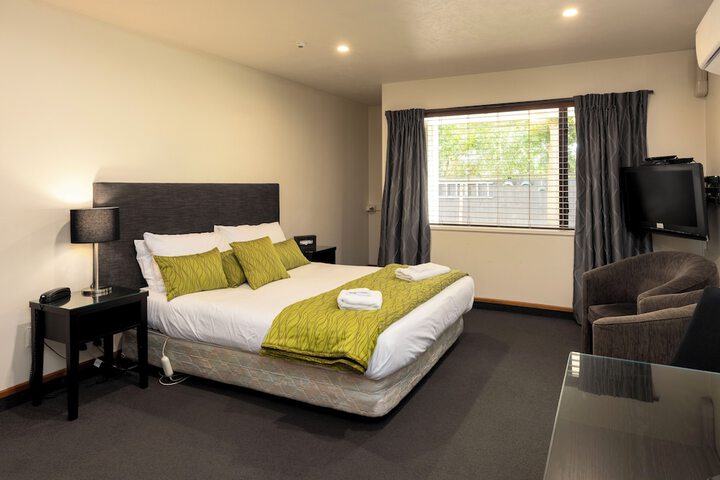 Room 44 of 165