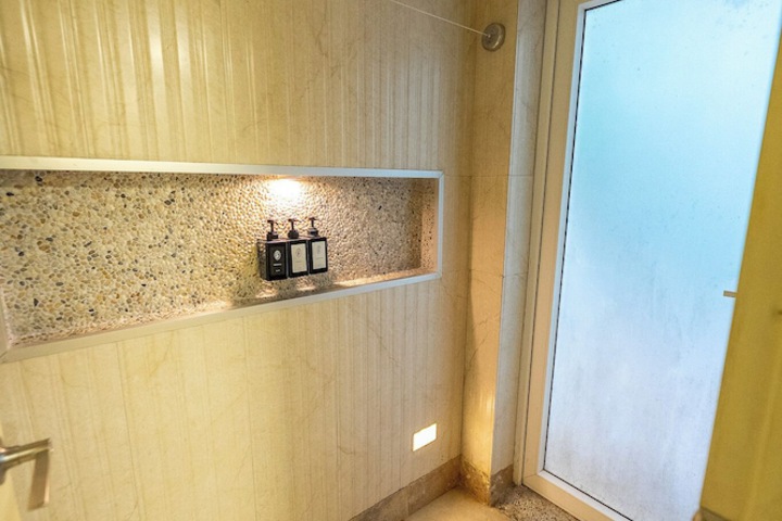 Room 105 of 137