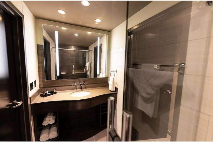 Room 36 of 108