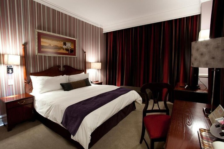 Room 16 of 46