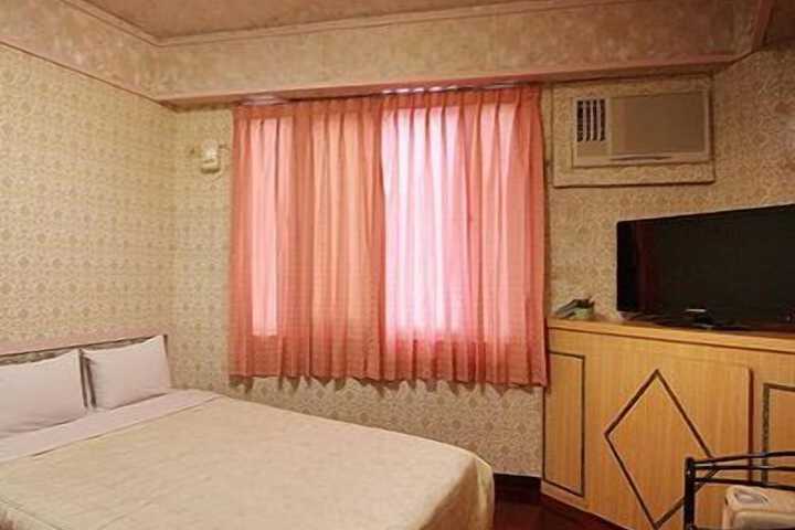 Room 15 of 51