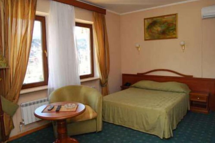 Room 14 of 51