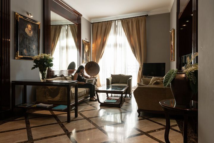 Guest Lobby