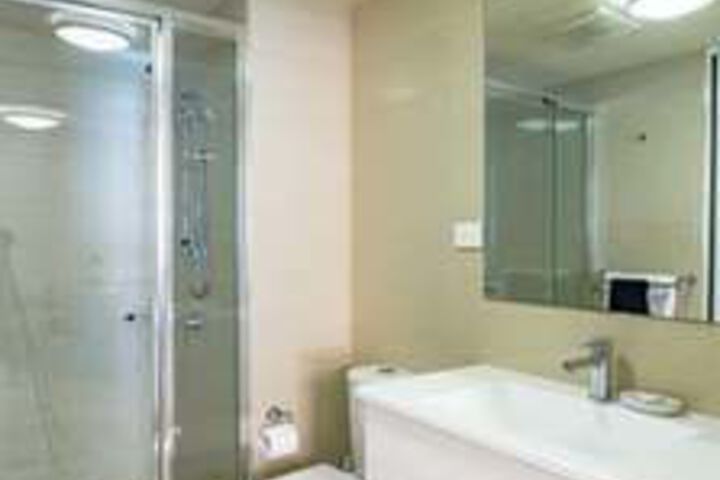 Room 2 of 5