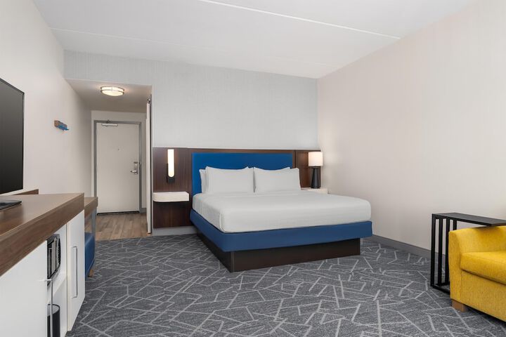 Room 14 of 38