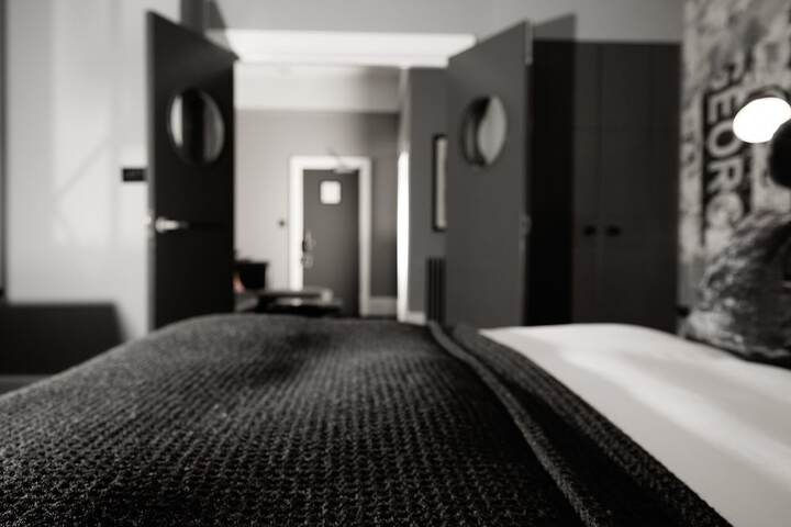 Room 15 of 74