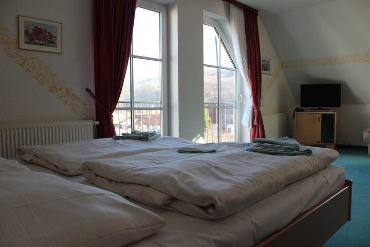 Room 5 of 11