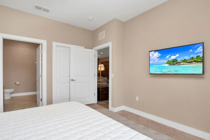 Room 7 of 26