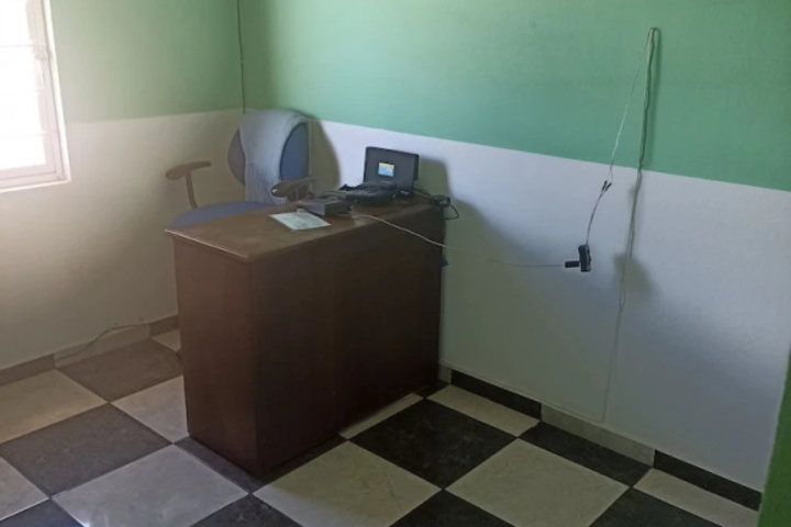 Room 7 of 9