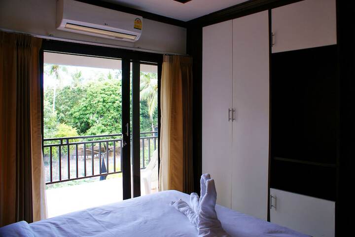 Room 3 of 105