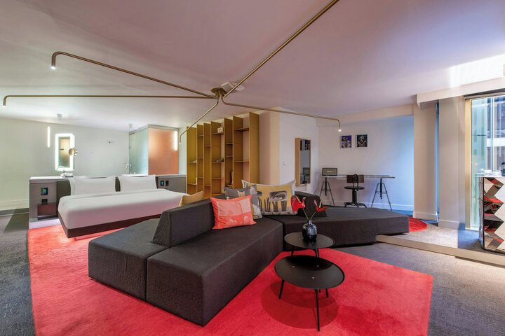 Room 104 of 313