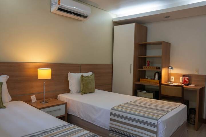 Room 13 of 36