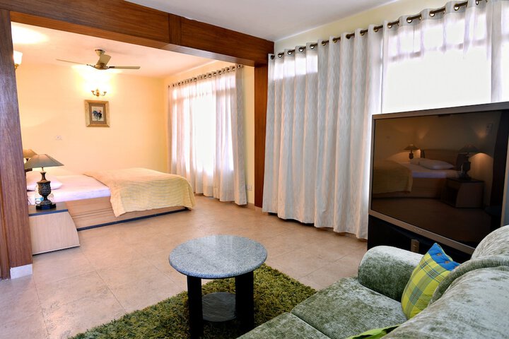 Room 8 of 13