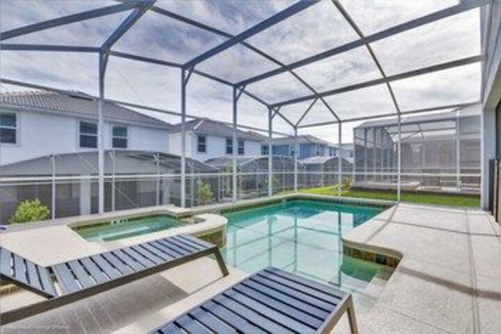 Pool 23 of 29