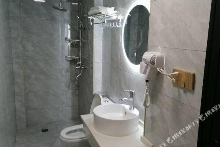 Xiaogan Xingwang Hotel