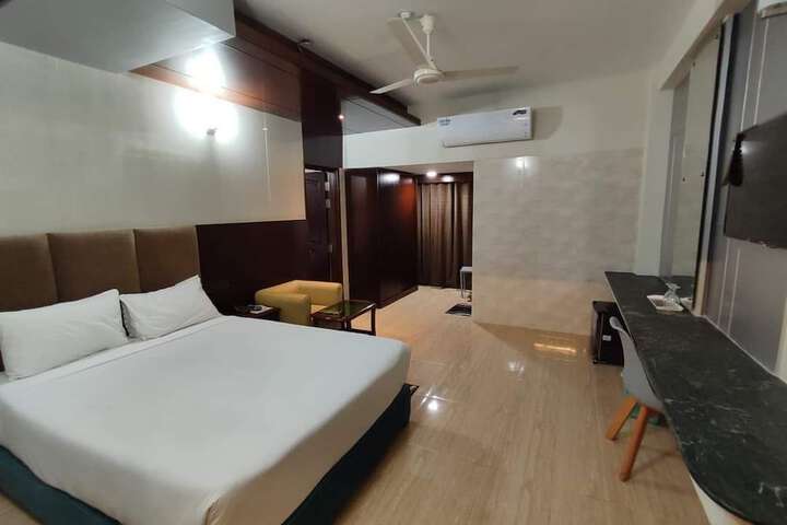 Room 2 of 8