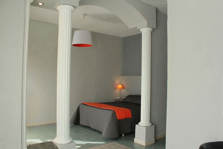 Room 12 of 28