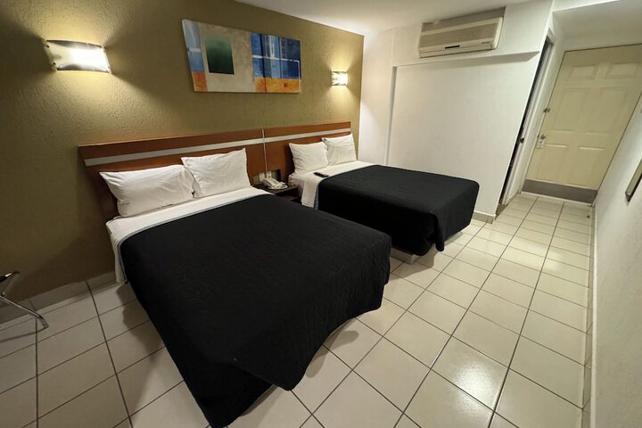Room 4 of 15