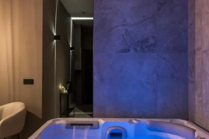 Pool 9 of 13