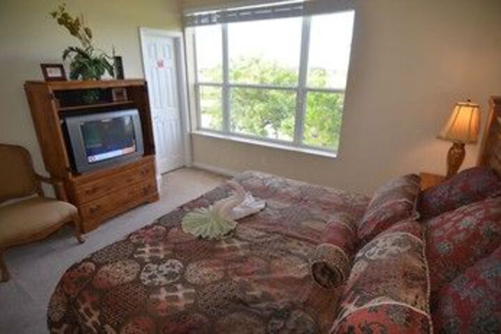 Room 12 of 28