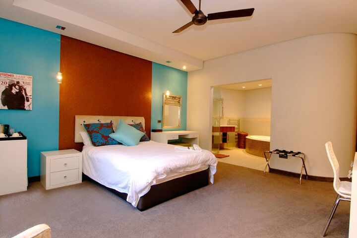 Room 8 of 25