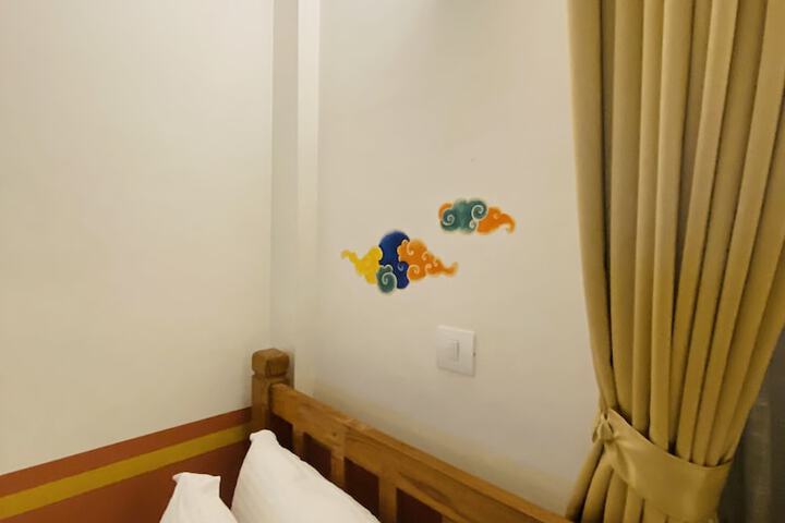 Room 39 of 214