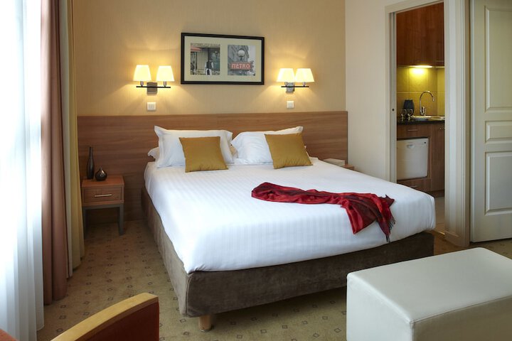 Room 7 of 40