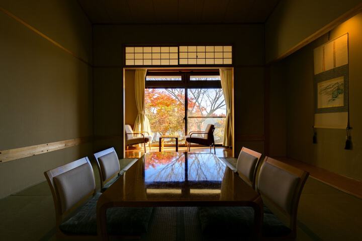 Room 8 of 49