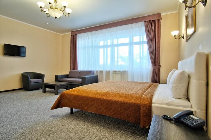 Room 3 of 38