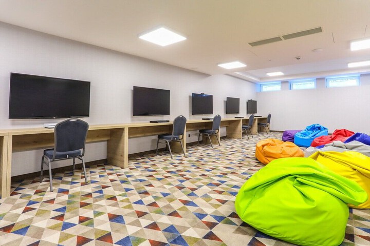 Room 68 of 108